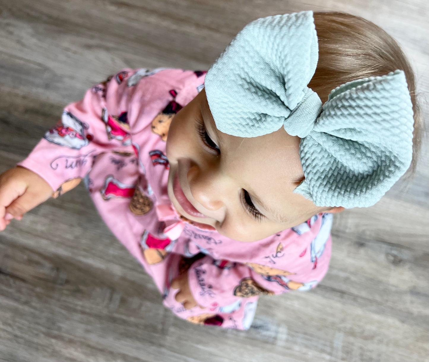 Solid Baby Headwrap Bow (Light sage)